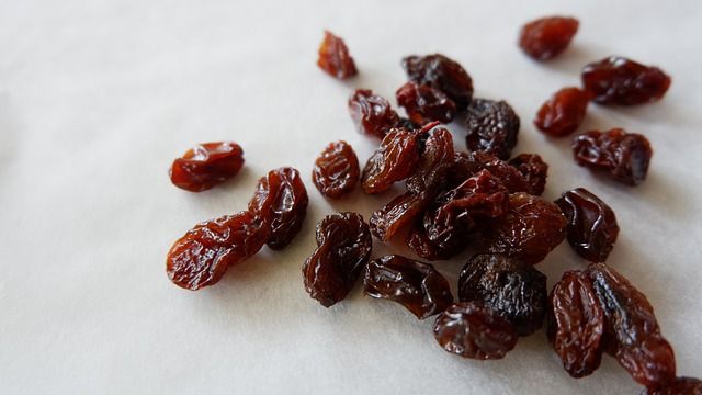 Combien y a-t-il de raisins secs dans une boîte de raisins secs